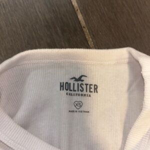 Hollister White Ribbed Crewneck Tee